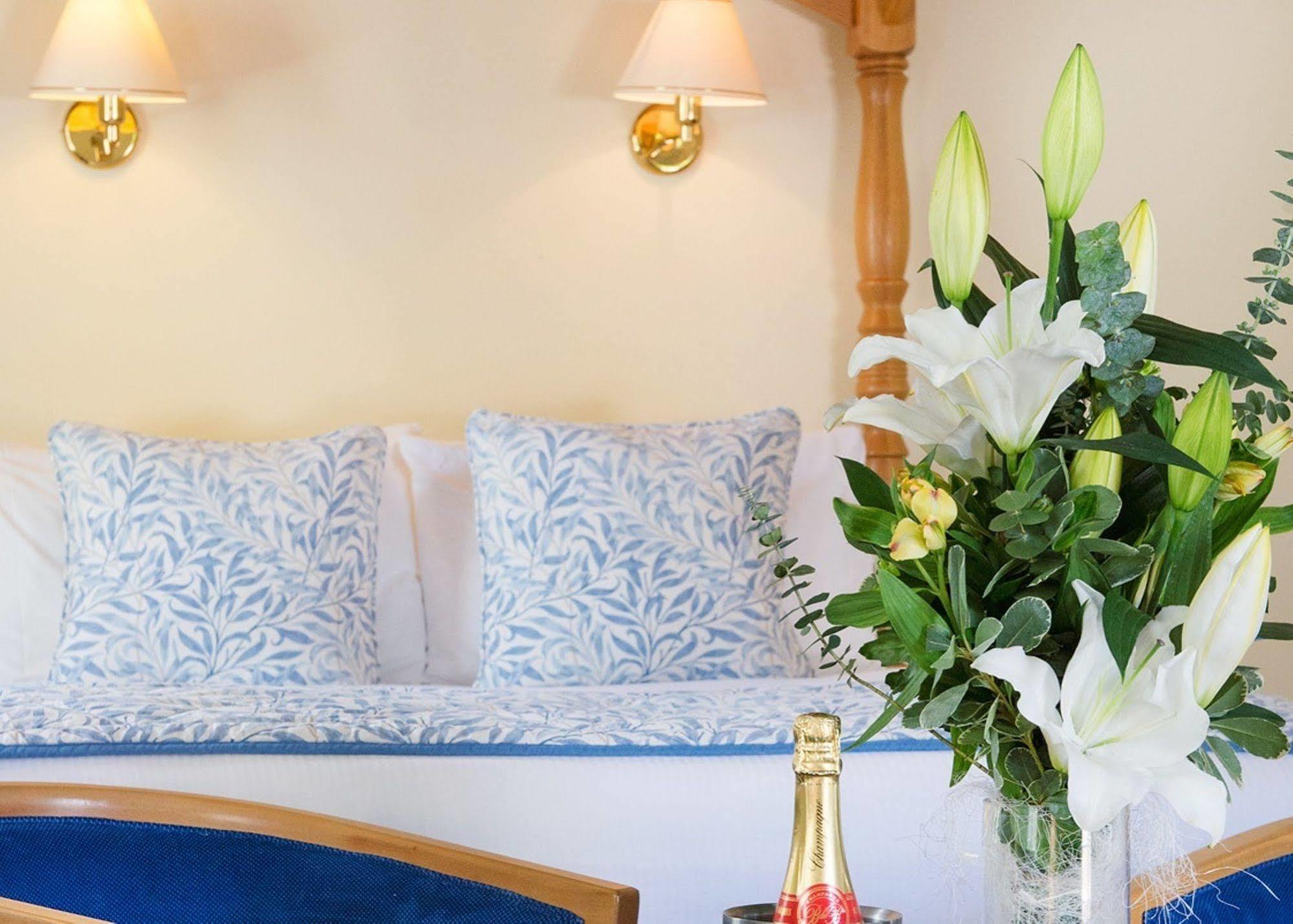 Moorhill House Bed & Breakfast Burley Bagian luar foto