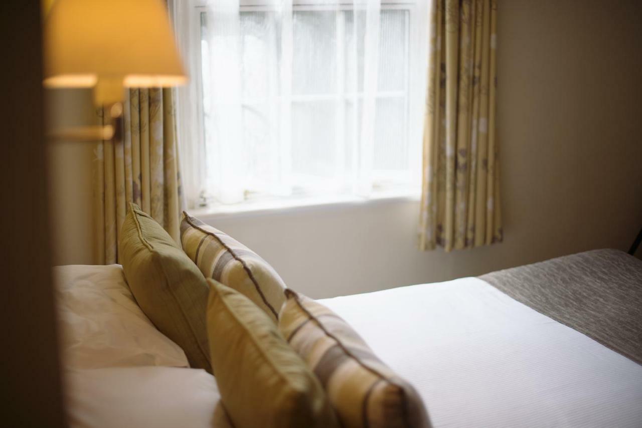 Moorhill House Bed & Breakfast Burley Bagian luar foto